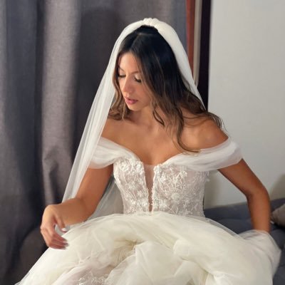 MarielaS24's profile picture. una mezcla de miel y café.