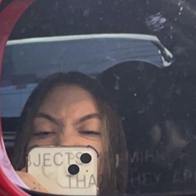 neveahhlee's profile picture. 