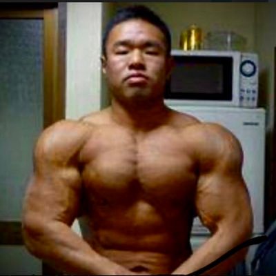 筋肉教 影の支配者。錐体(外)路と自他無意識を筋トレに持ち込んだヒト。プロボディビル(元)志望者。5年後の皆様に、主にテクニカルな身体のミカタや筋トレを用いたヒトの幸福を探る。知識より本質を。質問箱の回答は主にスペースにて。DMは閲覧のみ。医療従事者.トレーナー.鍼. 品質A+コスパSのホエイペプチドは↓リンク先に。