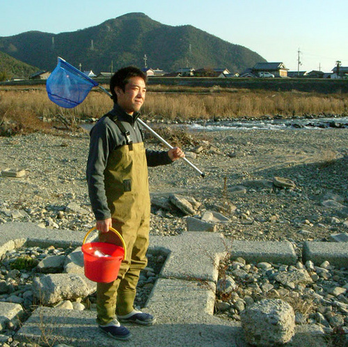 夏は鮎の友釣をメインに、その他の季節は鱸族、平族、青物、などを狙っています。映画や活字も好きなので色んなことをつぶやいていきたいと思います。よろしくです。