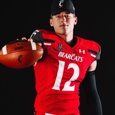 @GoBearcatsFb Qb | IG: bradydrogosh12 | #TDQB | https://t.co/l4Zh2yldBB