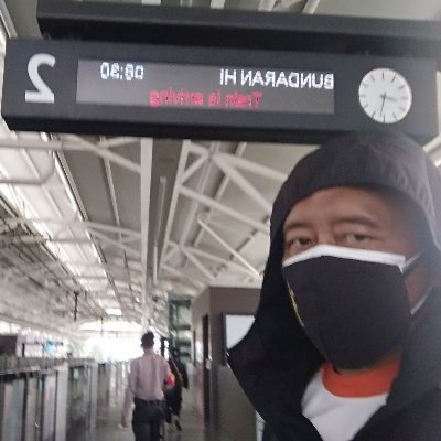 mukmin amatiran/liberal abangan/mualaf Islam kota/penjahat kerah dekil/pecinta Habib Achmad Albar/ pendukung Syarifah Tsamara Amany