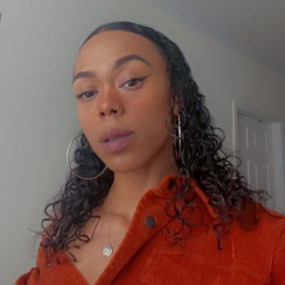 gmu 23’ 📚radford alumna 20’ ❤️🏳️🌈 pisces ♓️ 1908 💗puffy-haired mixed girl 🖤