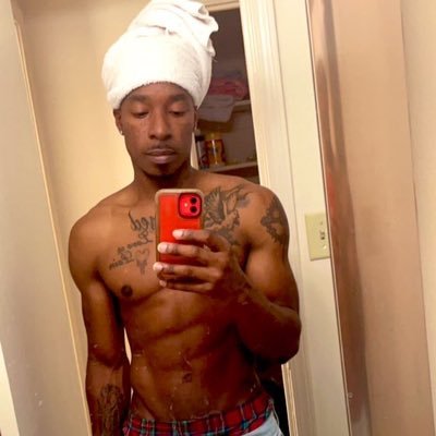 2smoothtdoe's profile picture. laid back, introvert,cool 😎