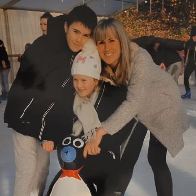 Teacher, wife and Mummy to two💙💖
@MrsJonas1980