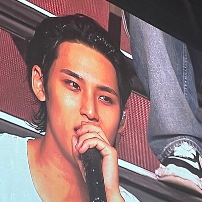 idk how many times ive been reincarnated bcs i die everytime mingyu smiles 160814 BEST DAY OF MY LIFE ; the time when his hand touched mine