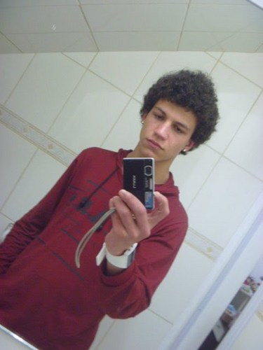 Gremista, 17, fãnzaço do Muslera e apaixonado pela minha @lairag_ s2