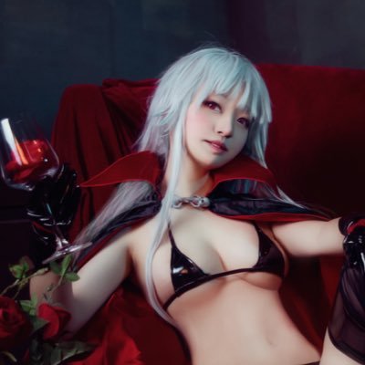 女的♀cosplayer，r18内容阅览注意🔞 定制等请私信💌图包/定制/投喂：【爱发电】搜索🔍wakako  网页指路👇🏻