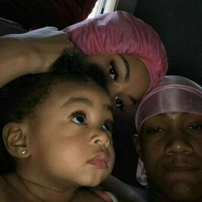 aymaane_k's profile picture. La guerra è un fuoco che brucia tutte le nostre vecchie foto.