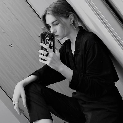 👁️👁️👁️
адепт религии кофе и многоглазья
👁️31 год👁️
устала уставать
👁️👁️👁️