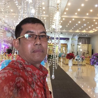 IswilardiWiwiek's profile picture. 