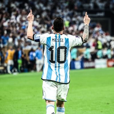 I debunk MYOPIC societal Norms A LOT, you can call me a Rightist. Barca fan. Messi is The G.O.A.T. Certified Full-stack Software Developer