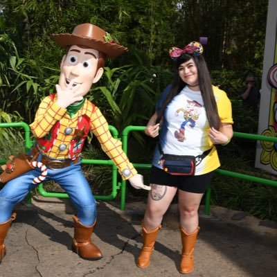 KatieGaard's profile picture. Have you ever actually seen yourself without a mirror?