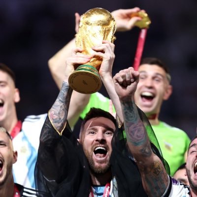 Whitsuckle's profile picture. Horses and Football