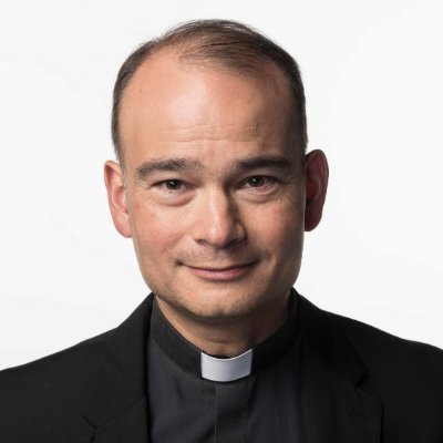 Catholic priest, TV and Online Media creator. No longer active on this platform; follow me everywhere else @fatherroderick