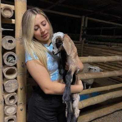 iamTOCCARApage's profile picture. goodness and mercies🎄✨🌟