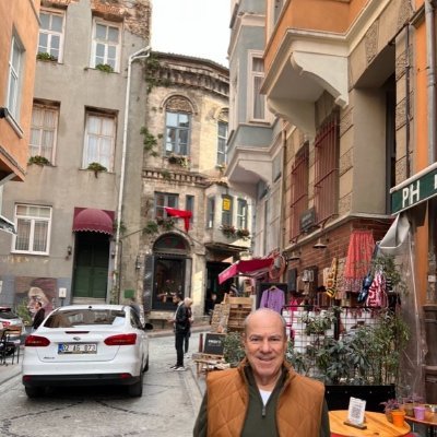 rubencarrillo54's profile picture. "Al final ganan los que se atreven"