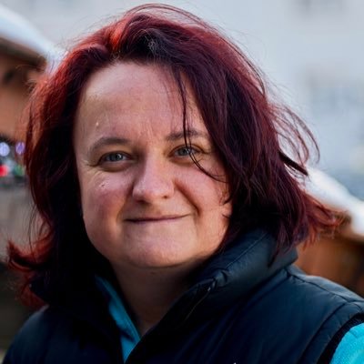 Erdling - Mensch - Europäerin - neugierig - grün - die hinter der Kamera bei https://t.co/8atlQQTADE