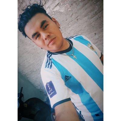 página oficial del Rapero y YouTuber de nacionalidad Argentina (Santiago del Estero capital), Ema J.