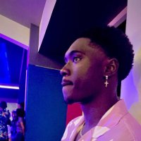 TR3Y 🪶 (@yblp02) 's Twitter Profile