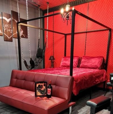 The one & only lifestyle treehouse cabin! Bdsm inspired! Equipment on site! Book your stay! ⬇️❤️😈