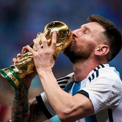 Argentino. Hincha de Racing. Hincha de Messi. Admirador del Barcelona. Amor eterno al 22.