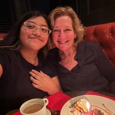 laurajgregor's profile picture. 