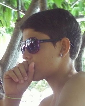 '' Posso Naao ter um centavo no bolso , Mas tenho um sorriso no rosto , isso vale mais que todo dinheiro do mundo. ''