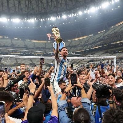 ChiuryMaxie's profile picture. You can't be sad if you're asleep.