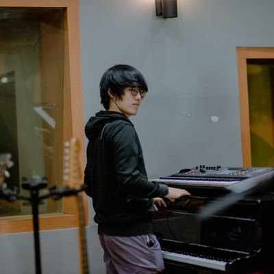 Composer | Keyboardist

DM me for inquiries! :)