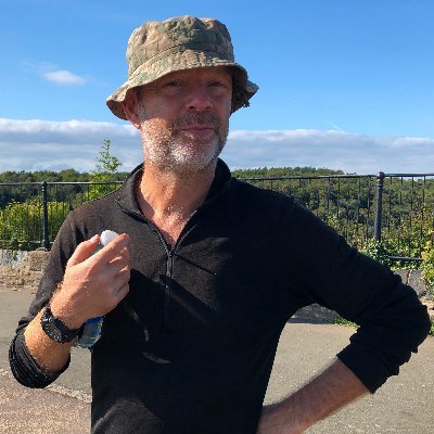 Artist, outdoor guide/ trainer (foraging/ bushcraft) and organic grower (with seaweed). Currently active in the Southern shores of The Bristol Channel/ London.