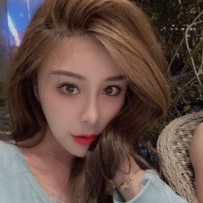 Weiwei6687210's profile picture. 