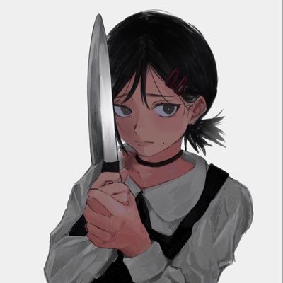 cloudedBea's profile picture. Full dark moon 🌑 insta: iibea