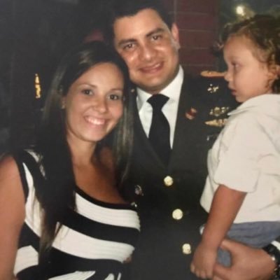 Mamá de A.M.E y esposa del Cap. Antonio Sequea, hermana de Fernando Noya, ambos presos políticos. Detenidos en el Rodeo I.