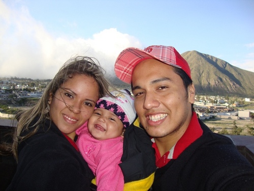 Tengo una familia espectacular por la cual lucho día a día...! Mi hja es mi inspiracion para tratar de ser mejor ser humano a diario! Barcelona 3 Idolo
