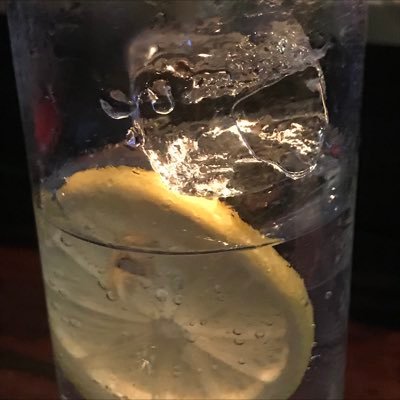 Auste__n8's profile picture. 어둠 속을 밝히시는 빛 이하나님