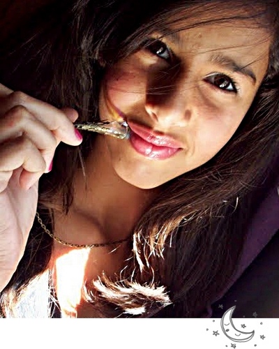 ~* α gαrotiinhα imperfeitα,
αqeelα qeê chorα de dor,
αqeelα qeê ja sofreu poor αmor,
αqeelα qe sαbe se αrrepender ♥
