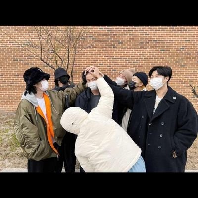 02 liner//
BTS Army 💜//
Multi stan//
Love yourself//
BL LOVER// Love in the air
South Africa 🇿🇦 ✈️🇰🇷
Cape Town 📍📍//