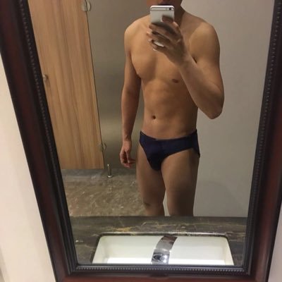 Kevin_Han2332's profile picture. 双性恋，182 24 72 0.5 🍆🍑在北京或者西安，不缺钱不接推广