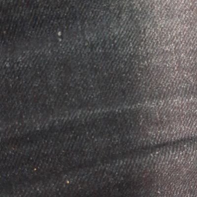 La forma mas simple, de mi: Buena persona, estudiante, libre pensador, claro jodedor cuando se necesita.