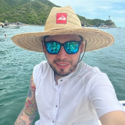 j_kmilo19's profile picture. Profesional en Mercadeo y Publicidad 🕯️📊📆
Seguidor de @MillosFCoficial 🌟⚽

Siguenos en @escuadra_azul
En instagram