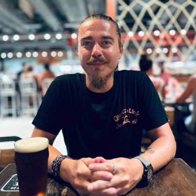 Tolga_Egilmezel's profile picture. Yaşına yetişemeyen adam / The man who can't catch his age & Newbie Surfer 🏳️‍🌈