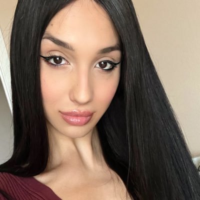 trans girl 18+ 💕 | alt page @lexishexx | I message on Onlyfans 💕