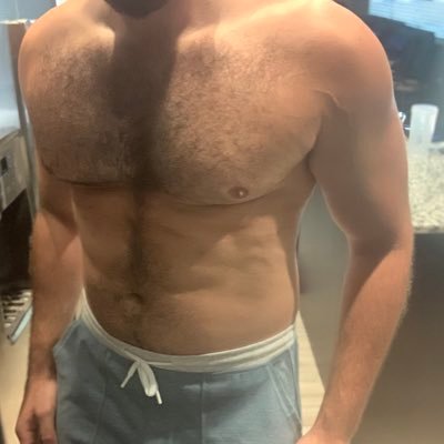 https://t.co/ixtAmmiUdz - Solo & Husbear

https://t.co/izdsZyW0Hw - All content

6’5 230LBs ❤️ Big Boys 
DMs open 
⚠️18+ only