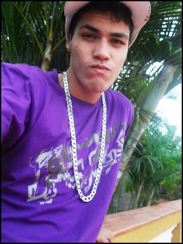 Acham que sou louco, Pois Musica que Ouço não tem Letras, Escuto ela e Traduzo em Movimentos...