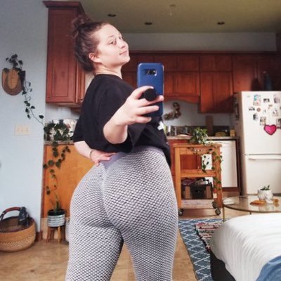 lisa_essary7116's profile picture. Life's too short to have regrets.