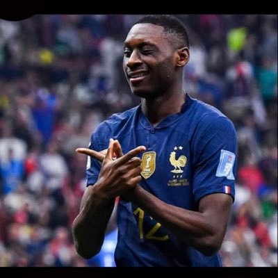 la_capsss934's profile picture. ✊🏻✊🏽✊🏿
