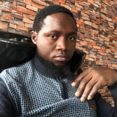 Azeezade01's profile picture. 