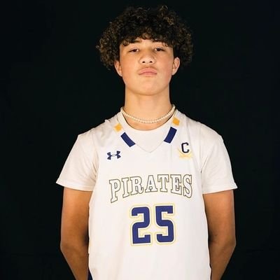Cyprus High School 🏀
Utah Valley Prime 🏀
Salt Lake Bandits 🏀
☆Junior Year
☆6'5
☆185