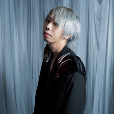 Japanese Vocalist Hayato. Japanese Rock Band @Loutre_in_Abyss (ﾙｰﾄﾙｲﾝｱﾋﾞｽ) Vocal. Album 「Is.」Now on Sale!!! https://t.co/j3kdl6b3aD